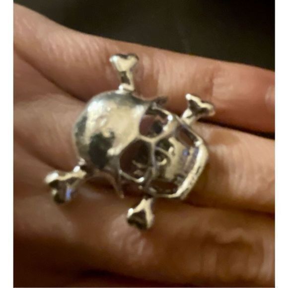 SQUARE SKULL N CROSSBONES STERLING SILVER RING - Picture 4 of 4